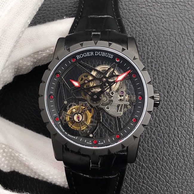 ¿Por qué su reloj funciona progresivamente más lento? Pistas de reloj electrónico y advertencia de batería baja