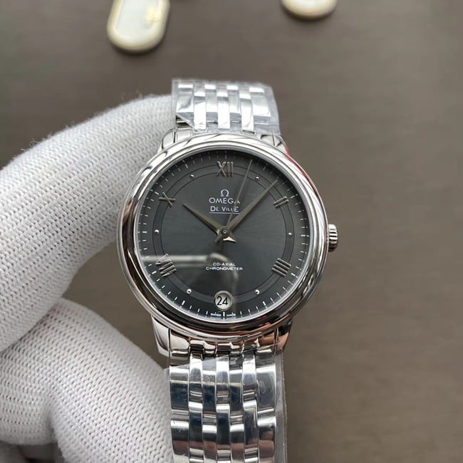 Omega Discworld 424.10.33.20.06.001 Women’s Automatic Mechanical Grey Dial Watch with Stainless Steel Strap