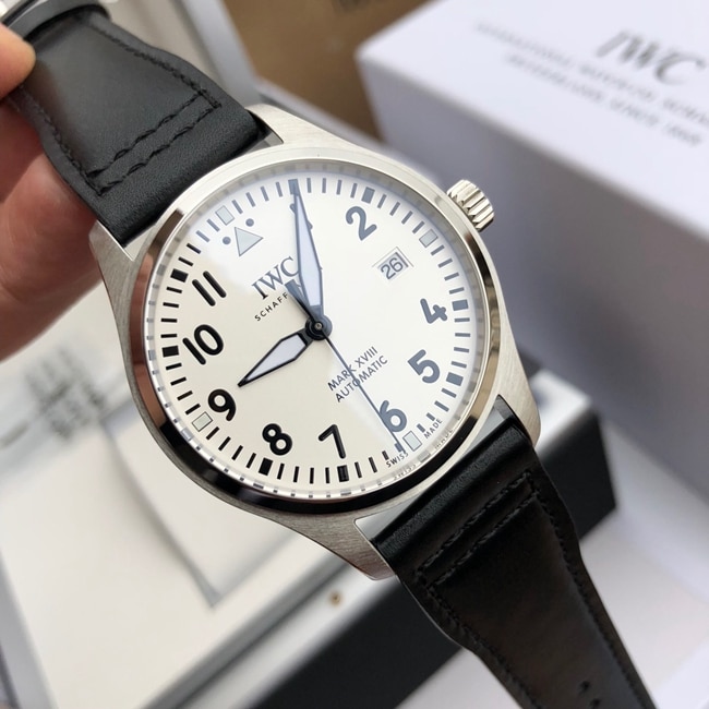 So überprüfen Sie, ob echte IWC-Uhren der IWC-Pilotserie Schweizer Qualität und feine Verarbeitung aufweisen