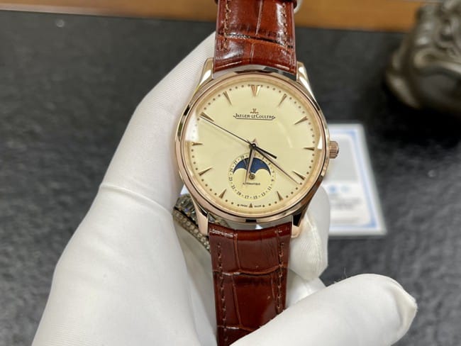 Jaeger-LeCoultre Men's Master One-On-One Top Replica Watch Model 1362510, Eggshell Yellow Dial, 18K Rose Gold, Moonphase Series and Sapphire Crystal