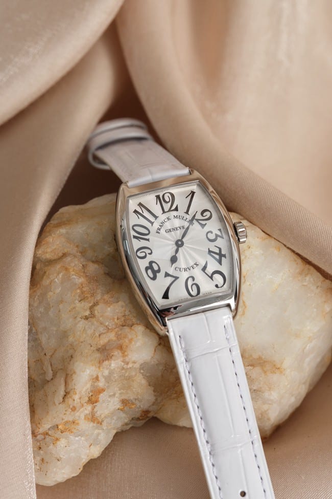 Franck Muller top-tier Collectwatch LONG ISLAND series barrel-shaped ladies white dial brown belt quartz watch front view
