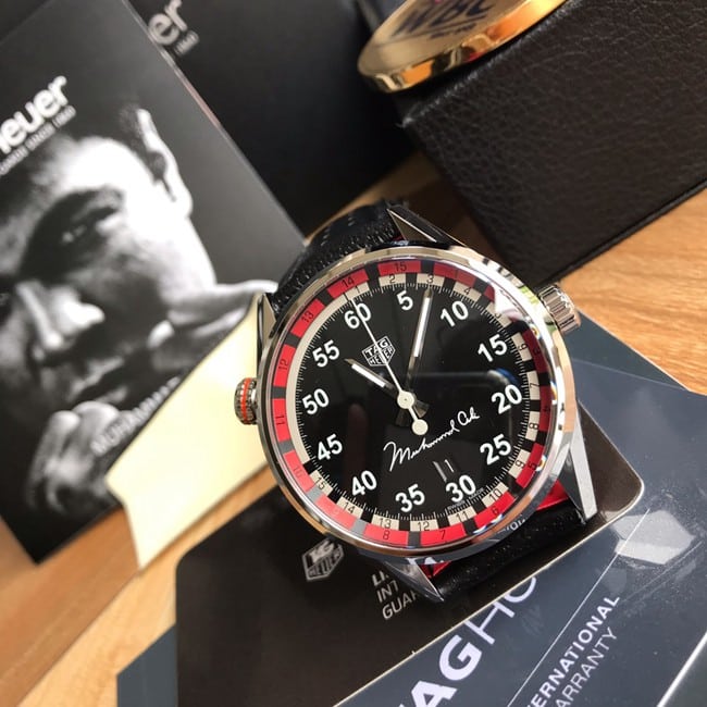 Ich bin bereit zu helfen, aber ich benötige den Originaltitel, den ich umschreiben soll. Könnten Sie den aktuellen Titel des Artikels über die Wahl einer Tourbillon-Uhr nennen?