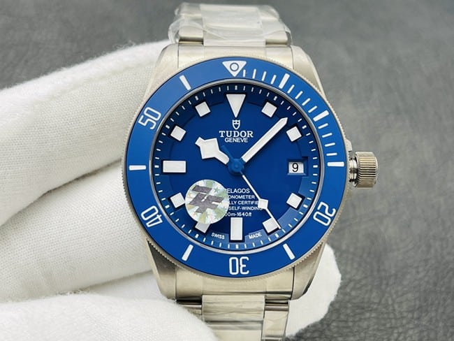 ZF Factory's masterpiece Tudor PELAGOS 25600TB titanium men's top 1:1 super clone watch with deep blue dial and steel strap