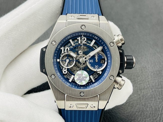 top-tier replicaHublot Big Bang Series 44MM silver case blue rubber watch front view