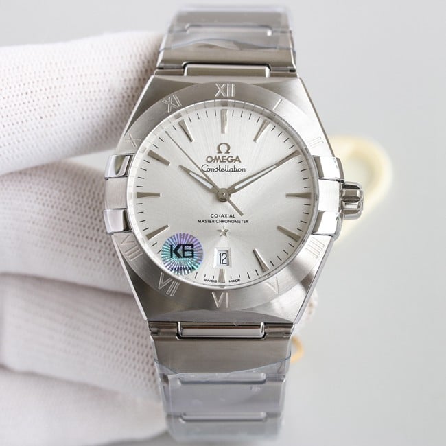 Montre Omega Constellation pour homme de qualité Super Clone 131.10.39.20.02.001 Cadran argenté à motif solaire Bracelet en acier Design classique à griffes