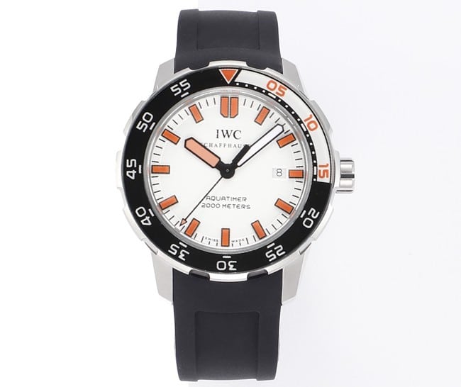 IWC Aquatimer IW356807: Der Tauchcodename neu interpretiert in einem einfachen, großzügigen Edelstahldesign