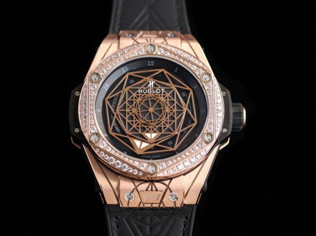 top-tier Collectwatch Hublot series tattoo OEM1:1 open mold rose goldblack dial ring diamond men's mechanical watch front view