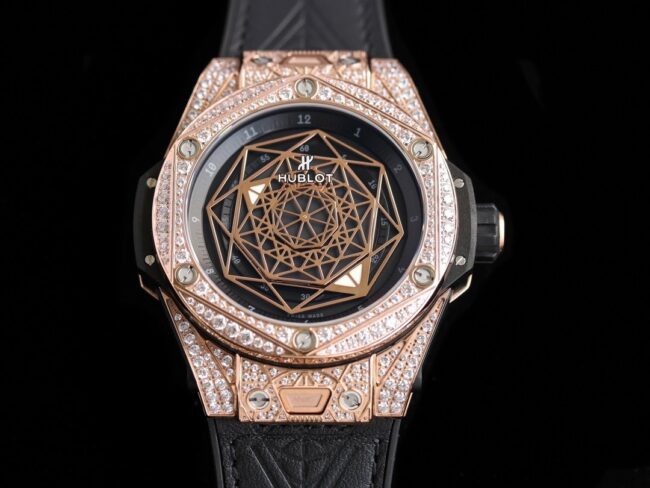 MXM18 Hublot BIG BANG Tattoo 45mm Super Clone Watch with Polished 18K Gold Case, Diamond Black Dial and Rubber Strap – 465.OS.1118.VR.1704