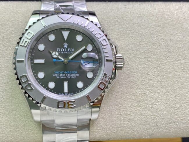Rolex Yacht-Master Super Un súper clon: brillo de clase divina en acero Oystersteel con esfera blanca rodiada y brazalete de acero m126622-0001