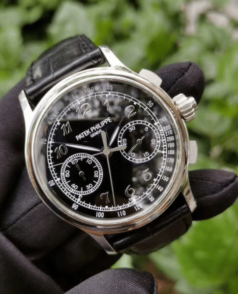 Ich habe keine Informationen über eine Figur namens Mark Ware oder ein Werk namens „Mystic Seas“. In dem von Ihnen bereitgestellten Artikelauszug geht es um Mark Wahlberg (den Schauspieler) und seine Uhrensammlung, wobei insbesondere ein Patek Philippe 5370P-Chronograph erwähnt wird. Es scheint sich jedoch nicht um eine fiktive Figur aus einem Film oder einer Serie namens „Mystic Seas“ zu handeln. Könnten Sie Folgendes klarstellen: - Fragen Sie nach Mark Wahlbergs tatsächlicher Uhrenkollektion (wie in diesem Artikel erwähnt)? - Oder gibt es einen anderen Artikel oder eine andere Quelle über eine fiktive Figur, die ich mir ansehen sollte? Sobald ich verstanden habe, wonach Sie suchen, helfe ich Ihnen gerne dabei, den Titel anhand der von Ihnen bereitgestellten SEO-Richtlinien neu zu schreiben.