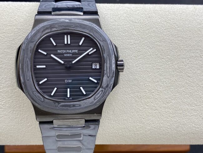 DiW Factory Patek Philippe Nautilus 5711 Sporty Elegant Carbon Fiber Steel Strap 1:1 Fine Imitation Watches