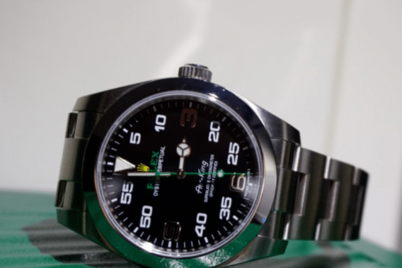 Rolex Air King m116900-0001 Uhr Bilder und Preis: 40-mm-Gehäuse mit schwarzer Zifferblattkonfiguration