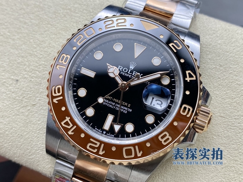 Saubere Replik der Rolex GMT-Master II Original Factory Super A – schwarzes Zifferblatt, schwarz/braune Lünette, abgerundete Ecken, Gold- und Stahlarmband m126711chnr-0002