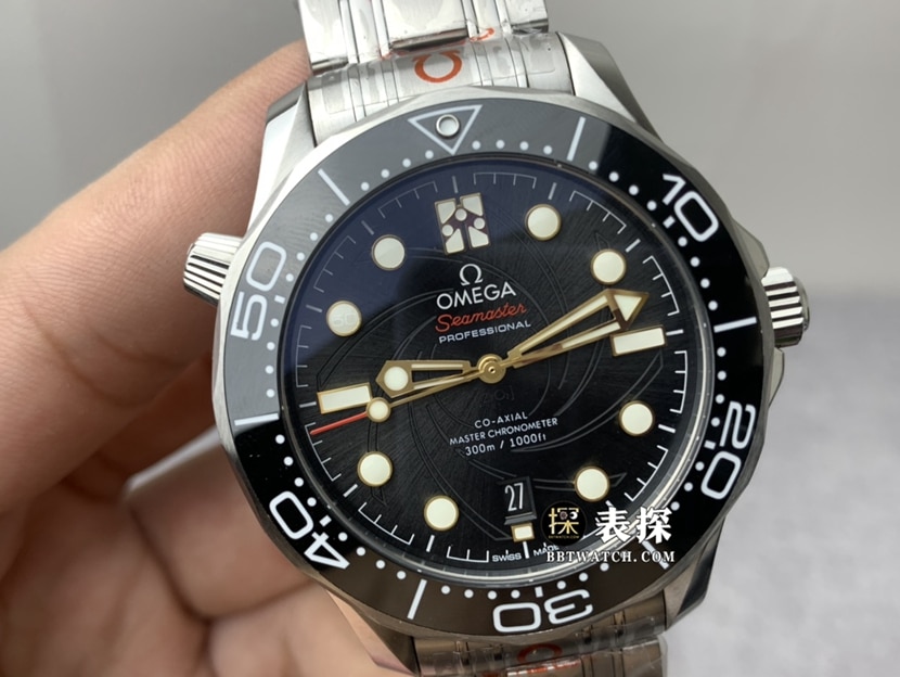 OR Factory Omega Seamaster Reloj réplica superior para hombre Bisel de cerámica negro Grabado con láser Patrón de cañón de pistola Correa de acero Modelo 210.22.42.20.01.004