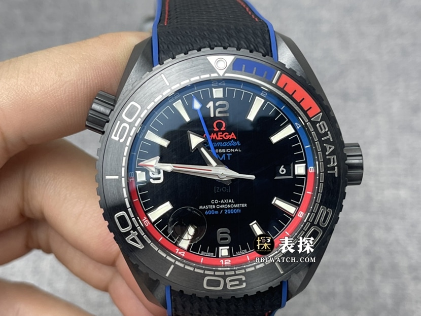VS VS fábrica Omega Omega Seamaster Dark of the Sea New Zealand Chiefs reloj súper clonado 1:1, esfera negra, caucho negro de aguas profundas modelo 215.92.46.22.01.004
