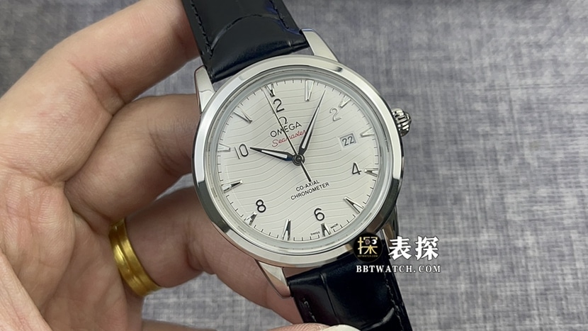 Reloj Omega Seamaster para hombre con esfera blanca y correa de cuero 1:1 Super Clone
