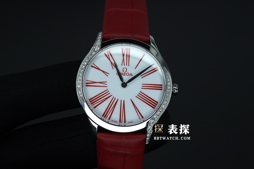 Omega Swiss Quartz Slim 36 mm Replik-Uhr mit rotem Alligatorlederarmband, Modell 428.18.36.60.04.002