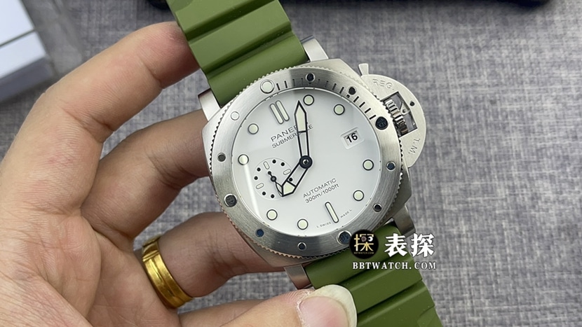 VS Panerai PAM01226 Men's 44mm Special Edition Review with Caliber P900 and Sapphire Crystal