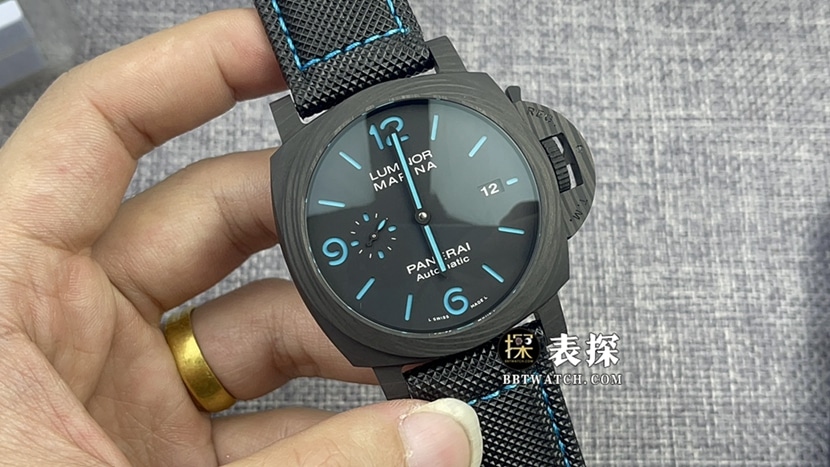 Panerai PAM01661 VS Factory Carbon Fiber Men's Super Clone Replica Watch with Black Plate Belt