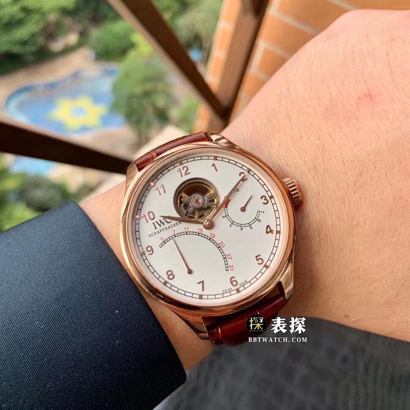 Tourbillon Portugais IW504402 : Fenêtre Circulaire Polie Miroir 1:1 Super Clone avec Effet Visuel Métaphysique