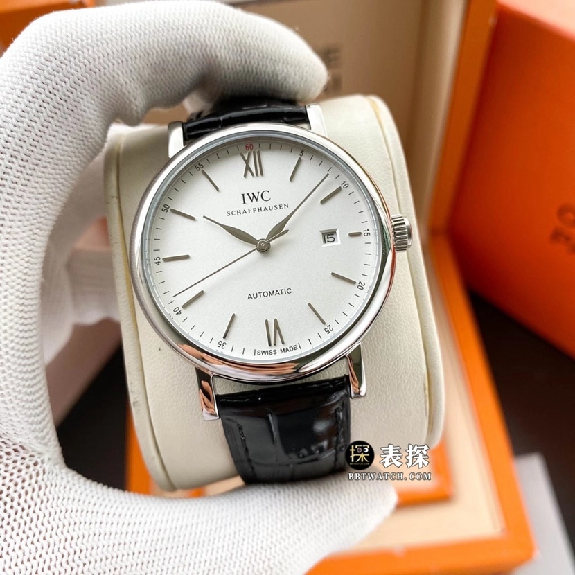 IWC Portofino IW356501 Réplique de bracelet pour homme avec un design classique à trois grandes aiguilles et un style gentleman