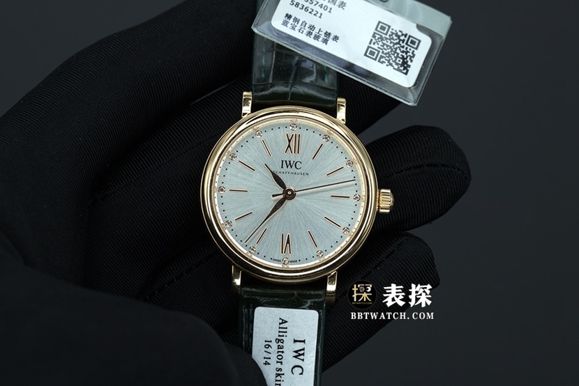 Women's IW357414 Portofino Original Factory Collectwith Laid-Back Mediterranean Elegance Gold Dial and Hands