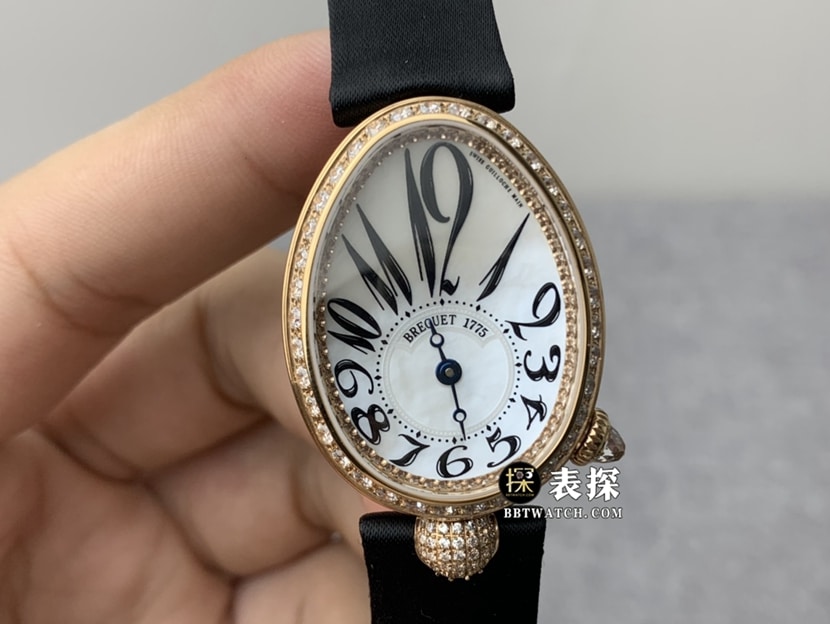 Breguet Queen of Naples ZF Factory 1:1 Replica – Rose Gold Strap, Silver White Mother-of-Pearl Dial 8928BR/5W/944/DD0D3L