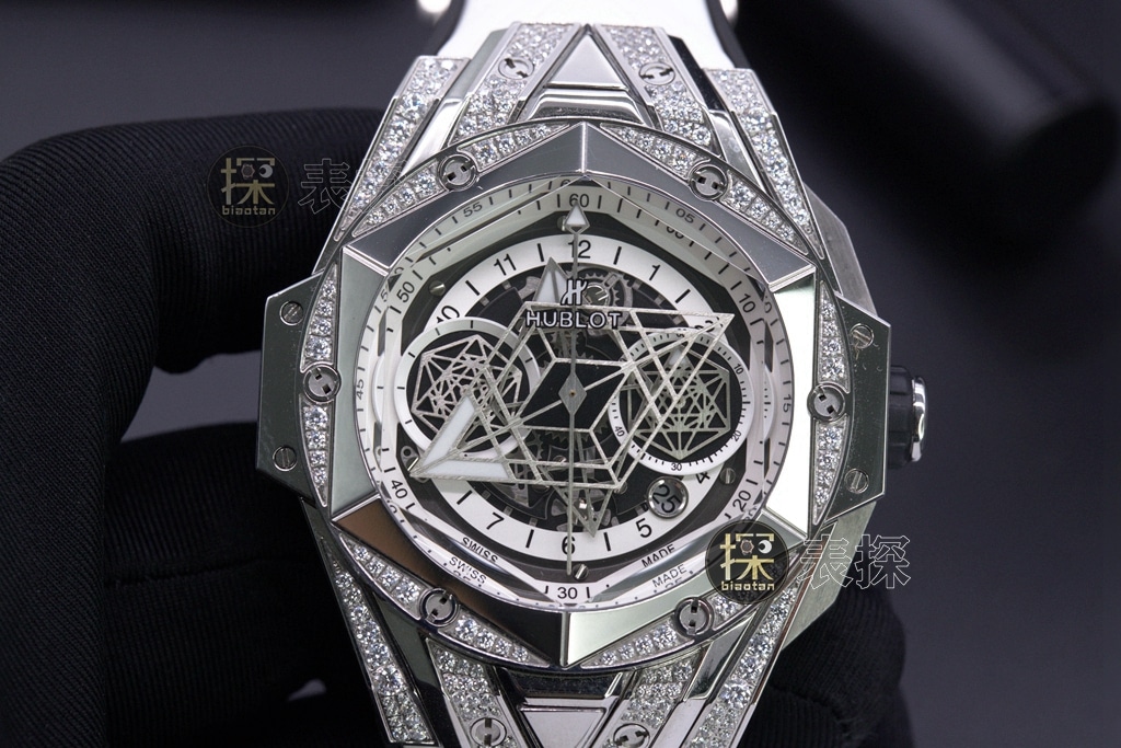 Réplica del tatuaje Hublot Big Bang Sang Bleu II de HB Factory: cronógrafo completo con diamantes en esfera negra y correa de caucho blanca