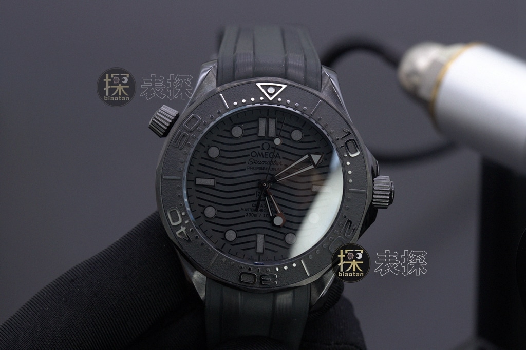 Réplica de fábrica Omega Seamaster S+: esfera luminosa negra, caja de cerámica, movimiento 8806 con correa de caucho