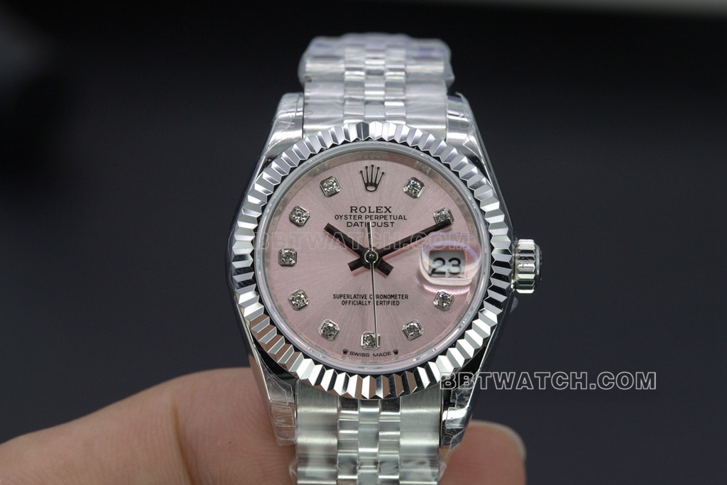 Experience the elegance of replica watches